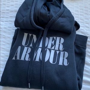 UNDER ARMOUR sweatshirt
